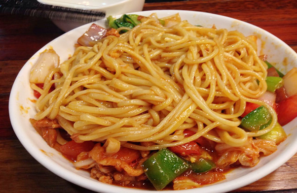 来新疆必吃美食—拌面