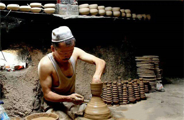 新疆旅游—维吾尔土陶技艺